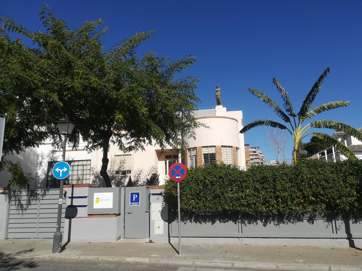 Lemon Garden Hostel Sevilla ภายนอก รูปภาพ